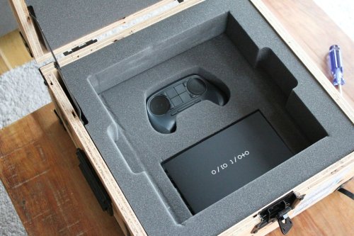 nomellamesfriki:  Unboxing pr0n: Steam Machine  