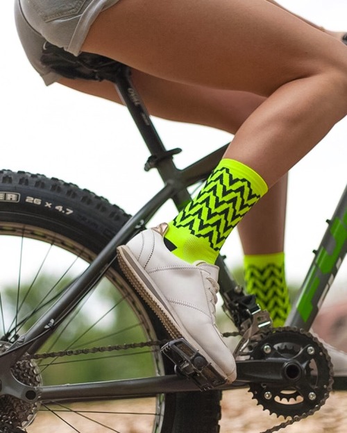 Nice Legs In Ultra Green Socks instagram.com/kudryashksu