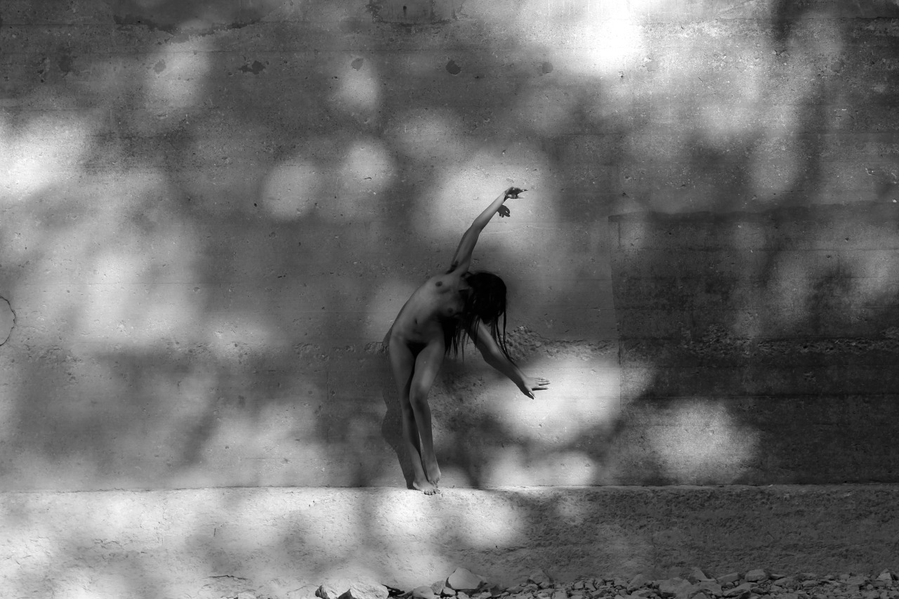 dianamsphotography:  Untitled Photographer - Diana M. SchenkelModel - http://louisediamond.tumblr.com/