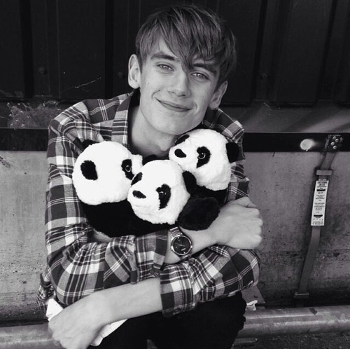trickymintty:  I wanna be that Panda right now.