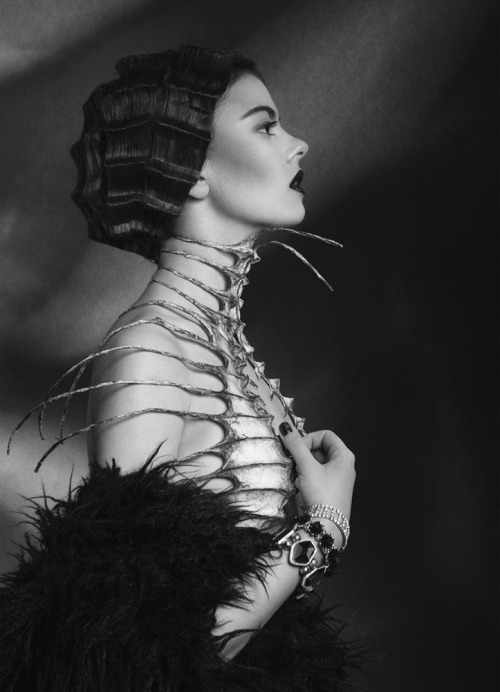 black-white-madness:  Madness:  photographer: Kate Strucka stylist: Paulina Szumotalska model: Alexa