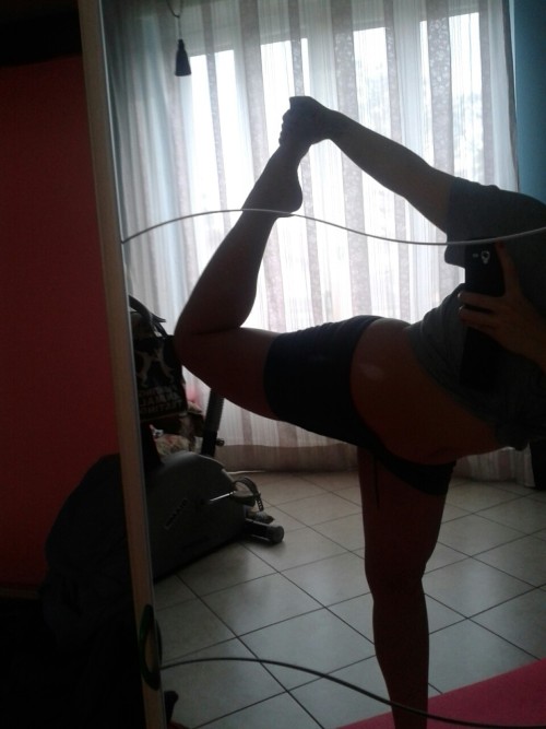 paranoiagirrrl:  Thats what i usually do instead of goin around murdering people (Y) 