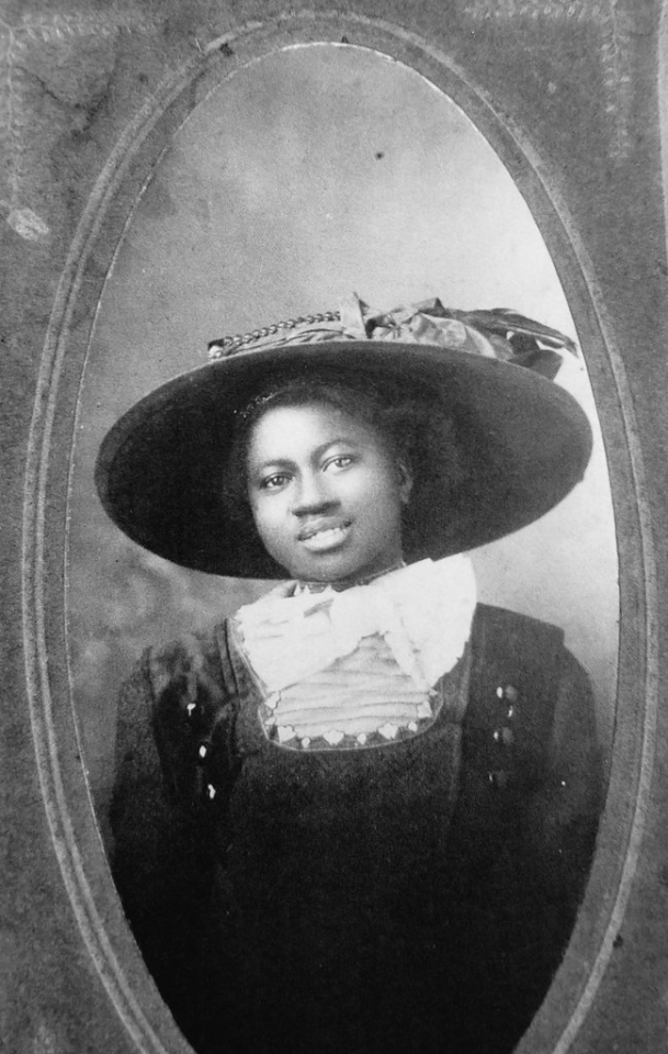 Remembering Hattie McDaniel 🌹🕊 on her Birthday 🎂