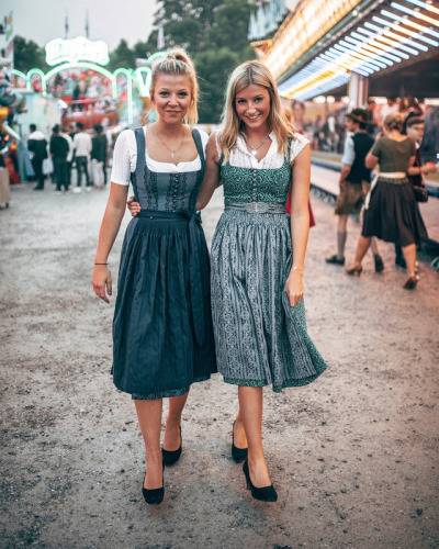 Dirndl Dress Love: Photo