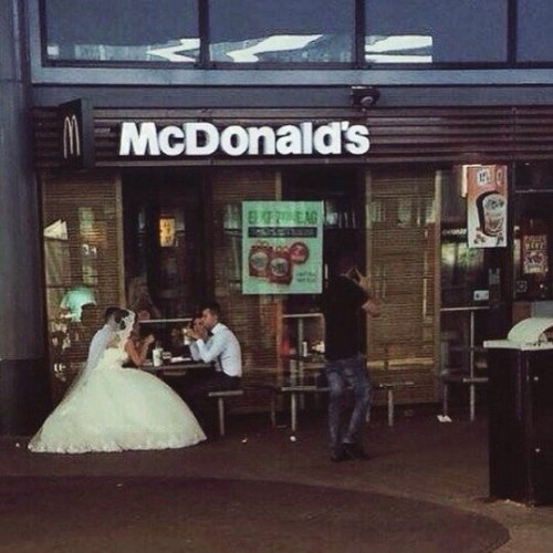 sinfonia-literaria:  reblog por siempre esta foto.