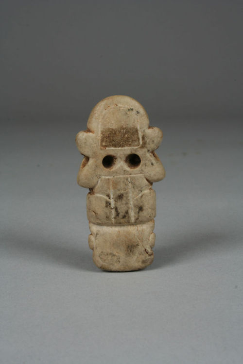 Taíno figure amulet (13th – 15th century,Dominican Republic).This stone pendant, featuring a zemí, w