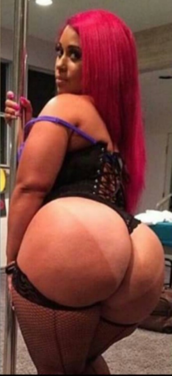 Porn photo I'm a man that love's big juicy asses & pussy