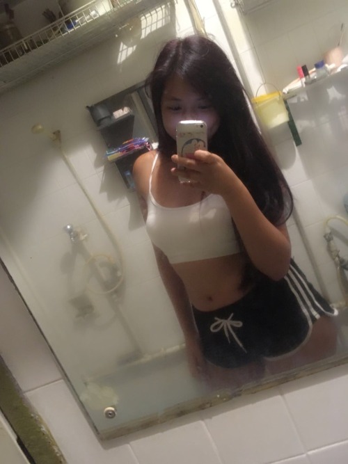 spdoooo: warning113: ilovesingaporesluttygirls2: Fucking horny whore slut 8629 3919 Repost only She 