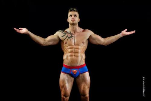 cdnlifter27:  Bertosz Leoniewski Photos: Darek Stawski 