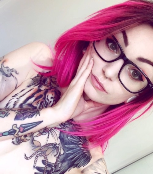 emfaerie:Instagram: emfaerie 