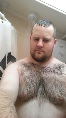 keepitonwaxcj:  punkcub101:  Shower time  Damn thats hot!