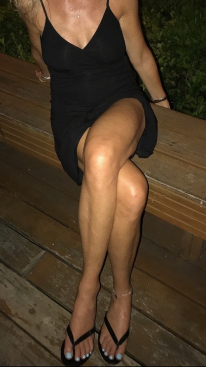 sexywifeonshow:Hotwife attire tonight. No panties, no bra, anklet. Many thanks to cagestore for this