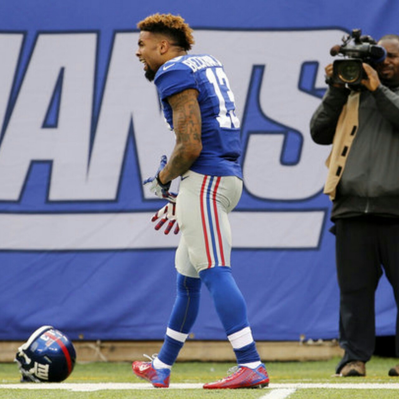 lamarworld:  Odell Beckham Jr. bulge &amp; booty  (Pt.2)