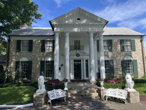 Im Just An Elvis Presley Girl At Graceland