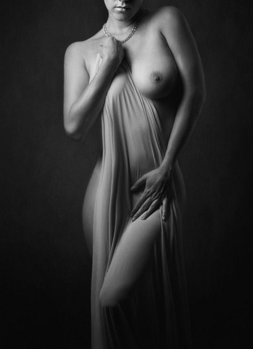 thepassionatewife:  spdaphoto: Photographer Zachar 35photo    Posted by Silver Lace   ♥ the passionate wife ♥    