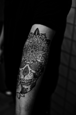 sadness-here:  Black&amp;white »soft macabre »tattoos