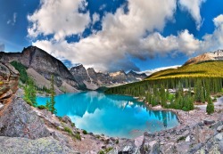 travel-seekers:  Moraine Lake, Canada 