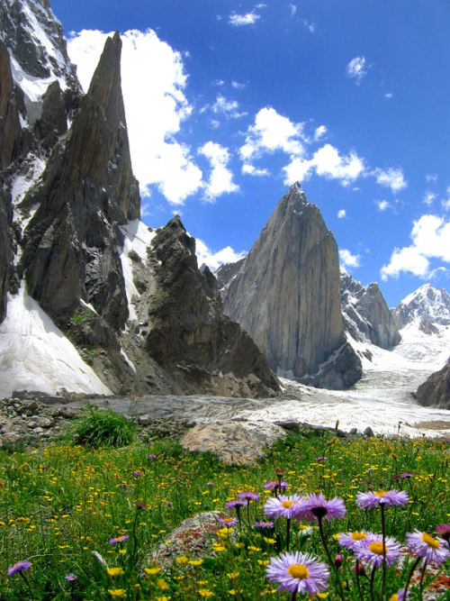 youshouldstopwatchingtv:  Nature with a difference, Karakorum Mountains, Pakistan (by Savera)