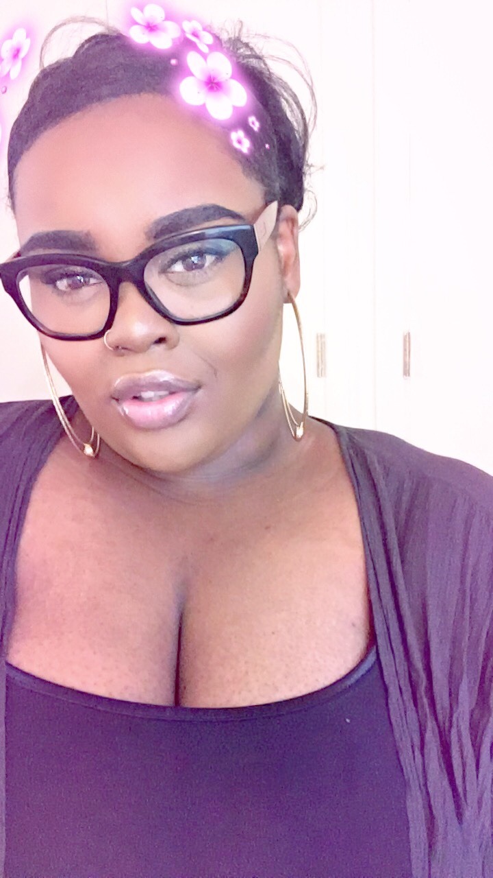 fatandbougie:  kairo-koutureee:  fatandbougie:  being a fat ass snack on this lovely