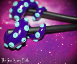 kawaiiordiebitch:  Pair of Purple with Teal