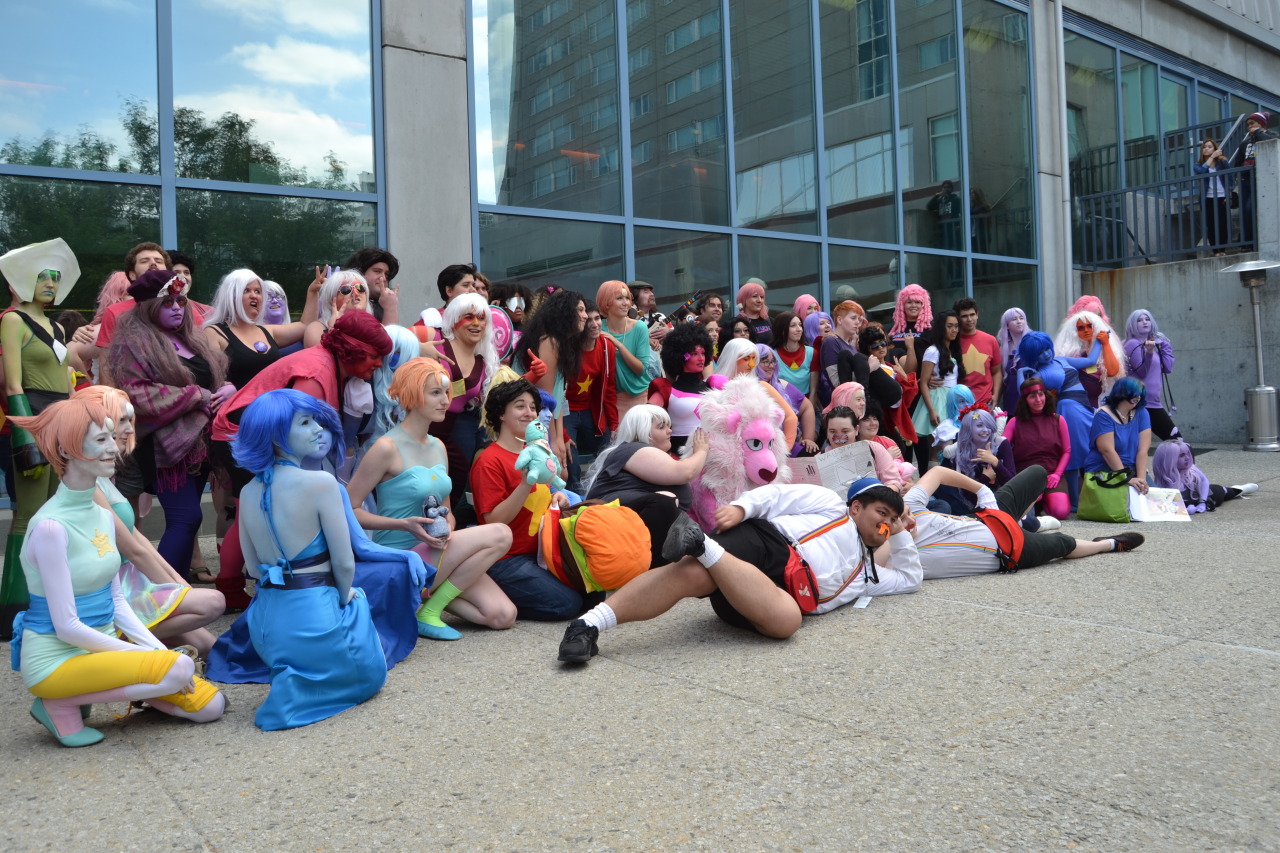 dou-hong:  isaisanisa:  Steven Universe at Fanime 2015– group shots (2/2)Pictures
