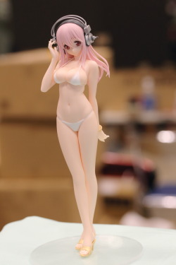 laster2:  Wonder Festival 2013 Winter [dealer booth] (via HK-DMZ)