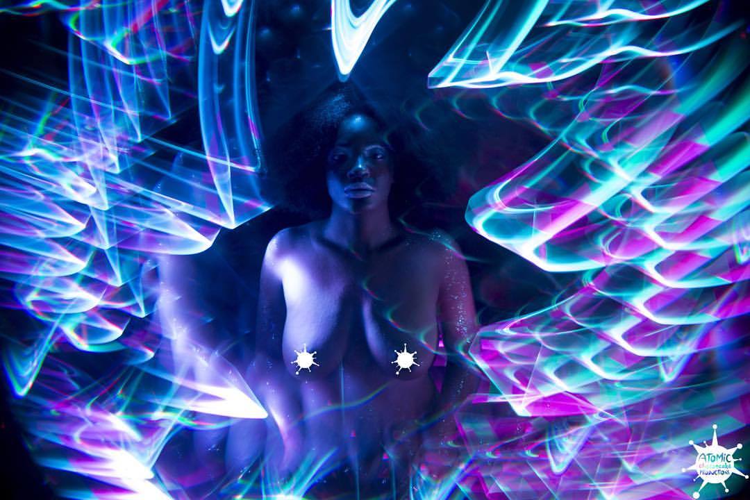 Light painting with @heff_fox #lightpainting #lightart #abstract #longexposure #artnude