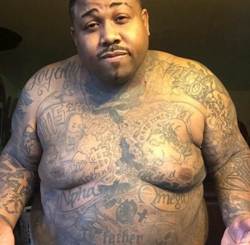 thick-chocolate: chubby–lovers: I’m just a fat tatted up nigga  make sure yall go follow this cutie 