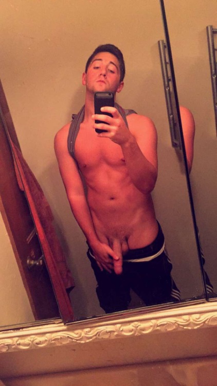 straightsnaps:  straight boy snaps exposed