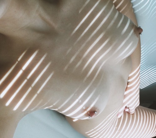 marriednakedfun:  Sunday morning light.   gorgeous light - gorgeous nipples