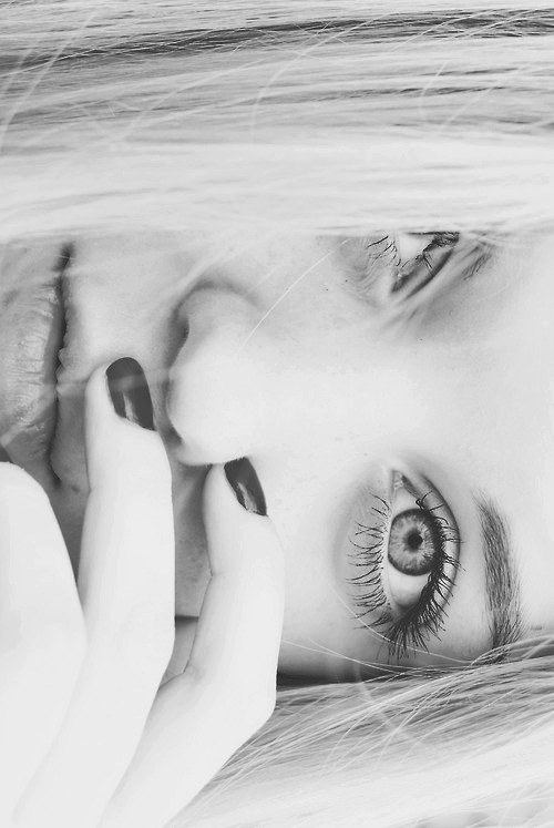 br-e-a-t-h-l-e-s-s:  instagram naathymoretto 