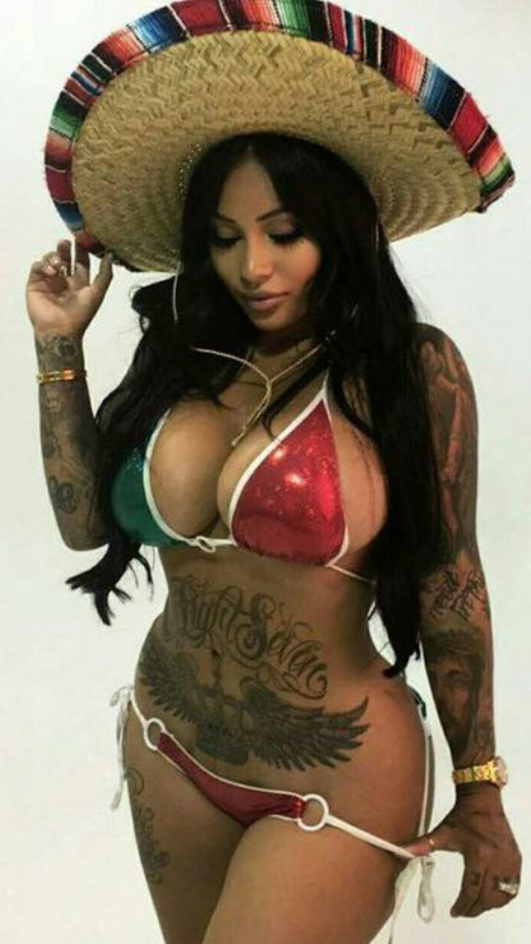 latinasforlife:  🌹 leoloveslatinas 🌹