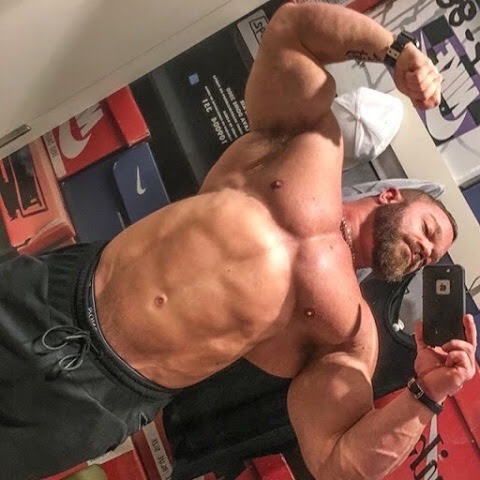 roidedmusclebullswithemptyposers: myfavoritemusclemen: Gary Wright  ok not into the daft beard but l
