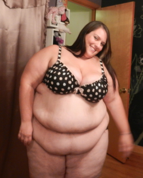 ussbbw:  A funny nickname (Sausage Lisa), adult photos