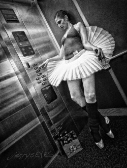 &ldquo;Bad Ballerina&rdquo; Amelie, having a little fun with ballet-jerrysEYES