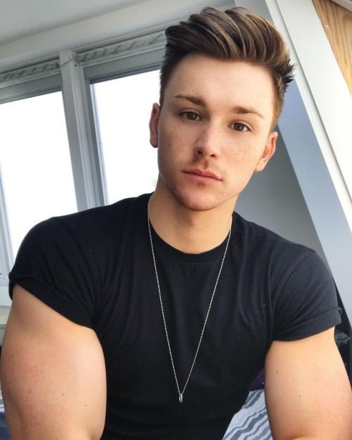 jvmvs:  I’ll stop wearing black when they make a darker colour ⚫️ #thatgoodlighting www.instagram.com/jvmvs_
