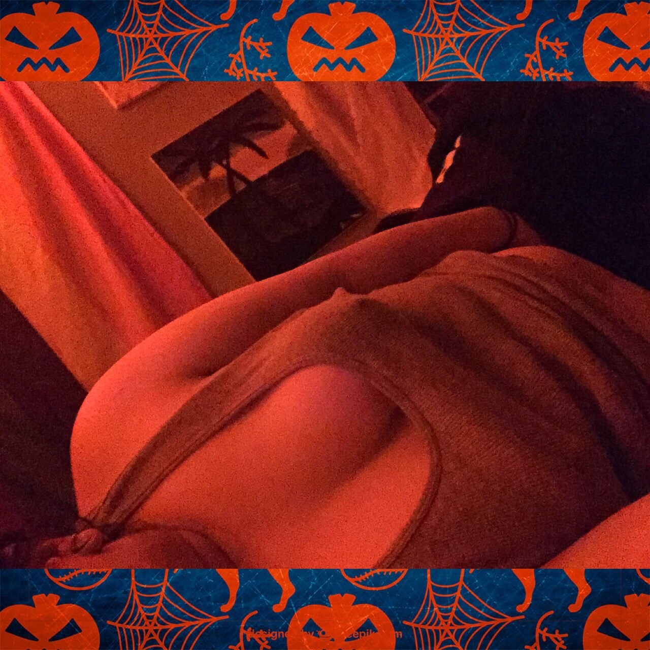 thelipsthatmademe-fly:  Just laying here and touching myself. Tell me things you’d