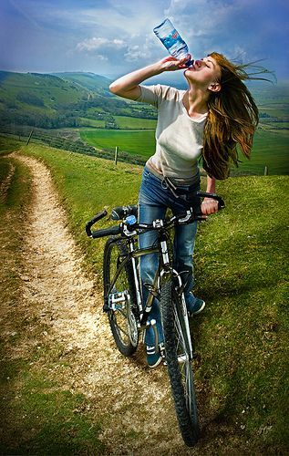 girls-on-bicycles:  Girls On Bicycle