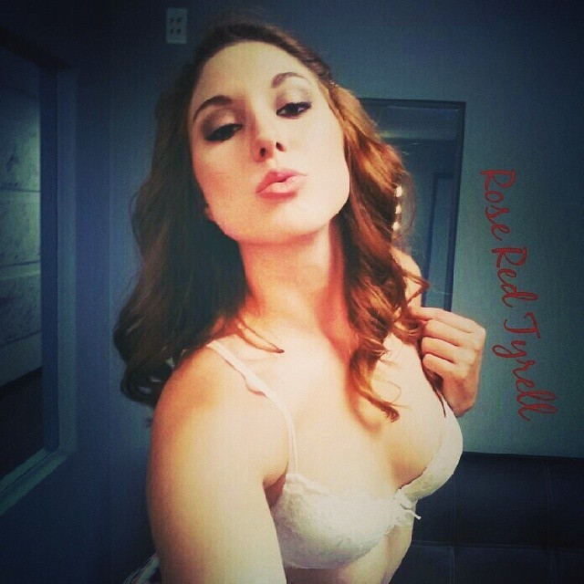 roseredxxx:  #bts #behindthescenes #cherrypimps #webcam #redhead #curls #redheadsofinstagram