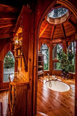 yesiamyourgoddess:  stylish-homes: A Treehouse Bathroom via reddit   ⚜  Wow&hellip;