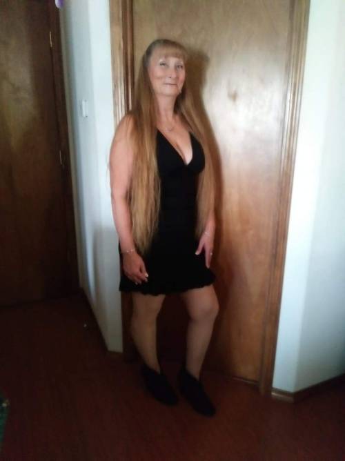 dangerousdan558: moms-milfs-matures: She was sight-seeing alone and so were you.  So you spent 
