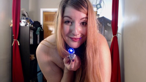 kayleepond: We all like Amy Pond Kissogram cosplay boobs, yes?