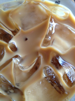 santafied:  iced latte! yum😍 