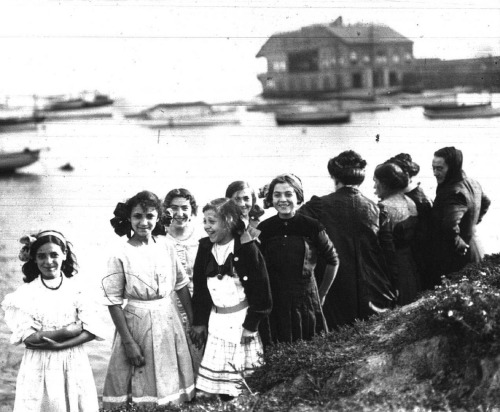 Photos performing tashlich by the Toronto waterfront between York and Bay (today a disappeared shore