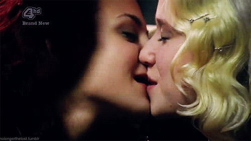 girls-love-lesbians:  Naomily 💕