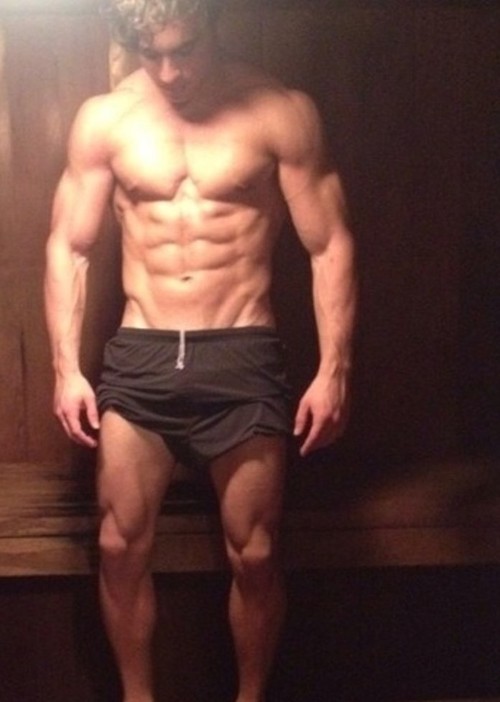 facebookhottiess:  Facebook Hottie! Send submissions to…facebook-hotties@hotmail.com