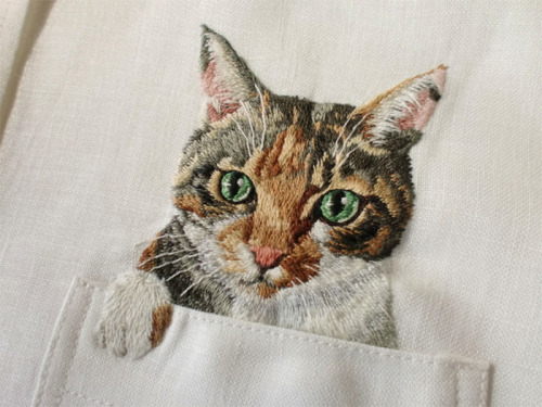 wordsnquotes:  culturenlifestyle:Custom Made Cat Embroidery on Shirts by Hiroko Kubota Japanese artist Hiroko Kubota began custom embroidery on shirts when her son requested to include figures of cats on them. When she posted the images online, as well