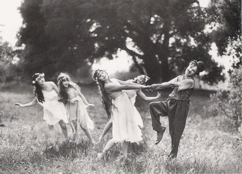 Charlie Chaplin,Olive Ann Alcorn,Edna Purviance, Willie Mae Carson And Helen Kohn