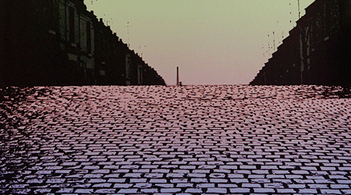 geranialeshume:  All the lonely peopleWhere do they all come from?All the lonely peopleWhere do they