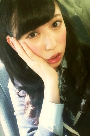 akibeya:  吉田朱里 - Google+ - 今日はロケに 大好きなスタッフさんがいてるから